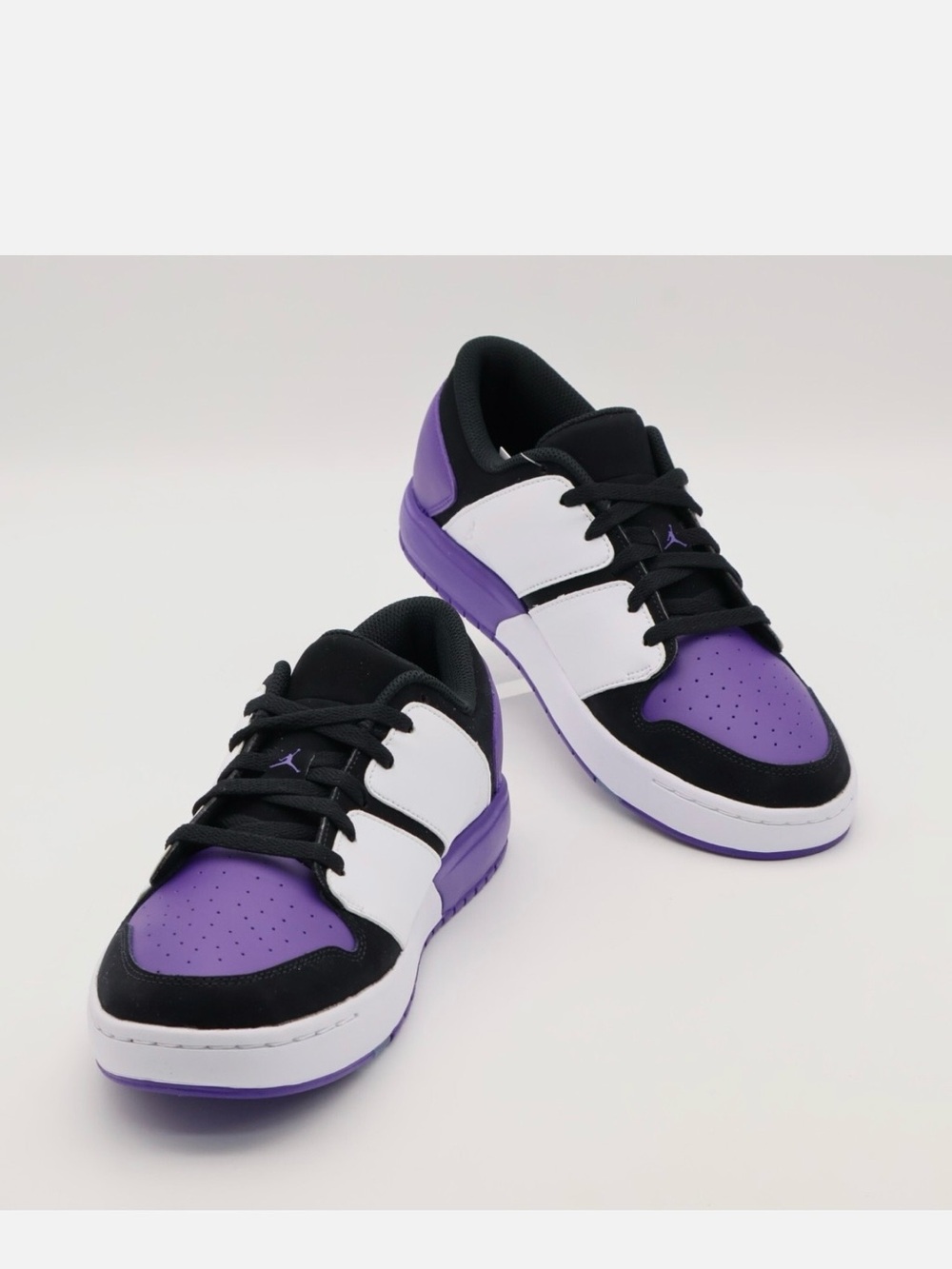 Jordan Man/Women's Low-Top Sneakers in Purple, White & Black